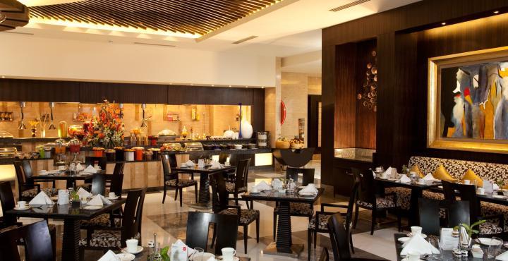 होटल Radisson Blu Hotel, 5*