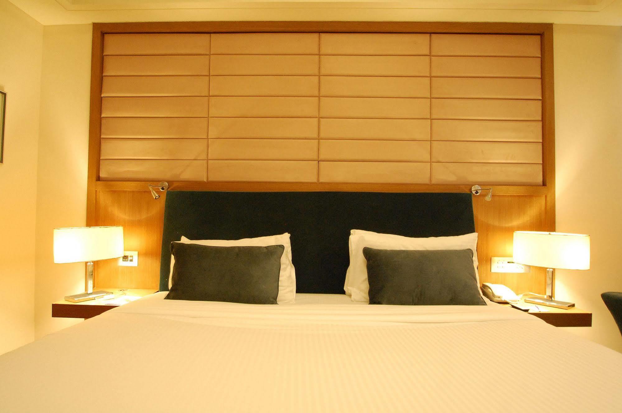 होटल Radisson Blu Hotel, 5*